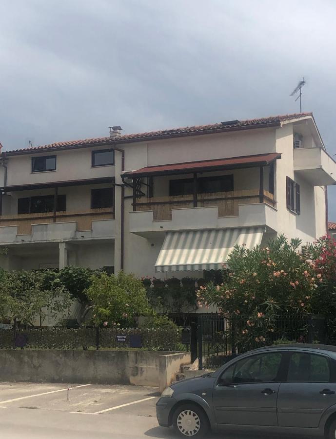 Apartment Novigrad City Centre Esterno foto